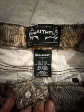 Medium - ish Realtree Camouflage 100% Cotton 5-Pocket Jeans Style 7125-S-RT